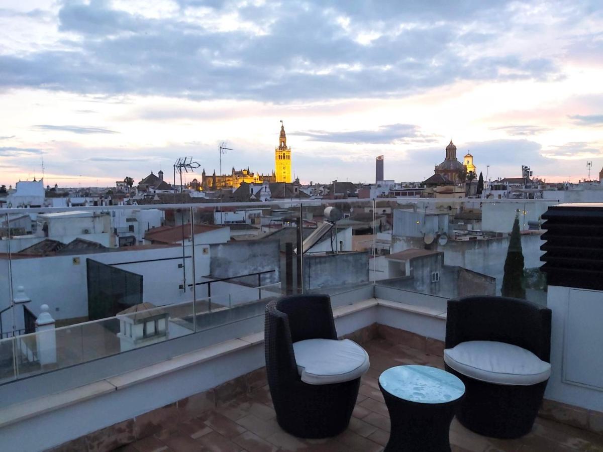 Palacio Del Siglo XVII Frente A Los Jardines De Murillo Sevilla Eksteriør billede
