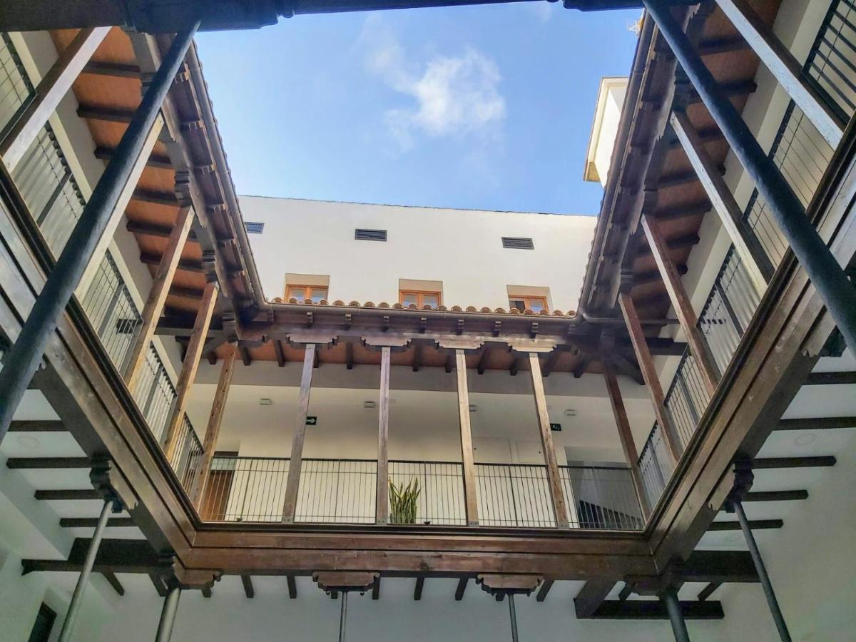 Palacio Del Siglo XVII Frente A Los Jardines De Murillo Sevilla Eksteriør billede