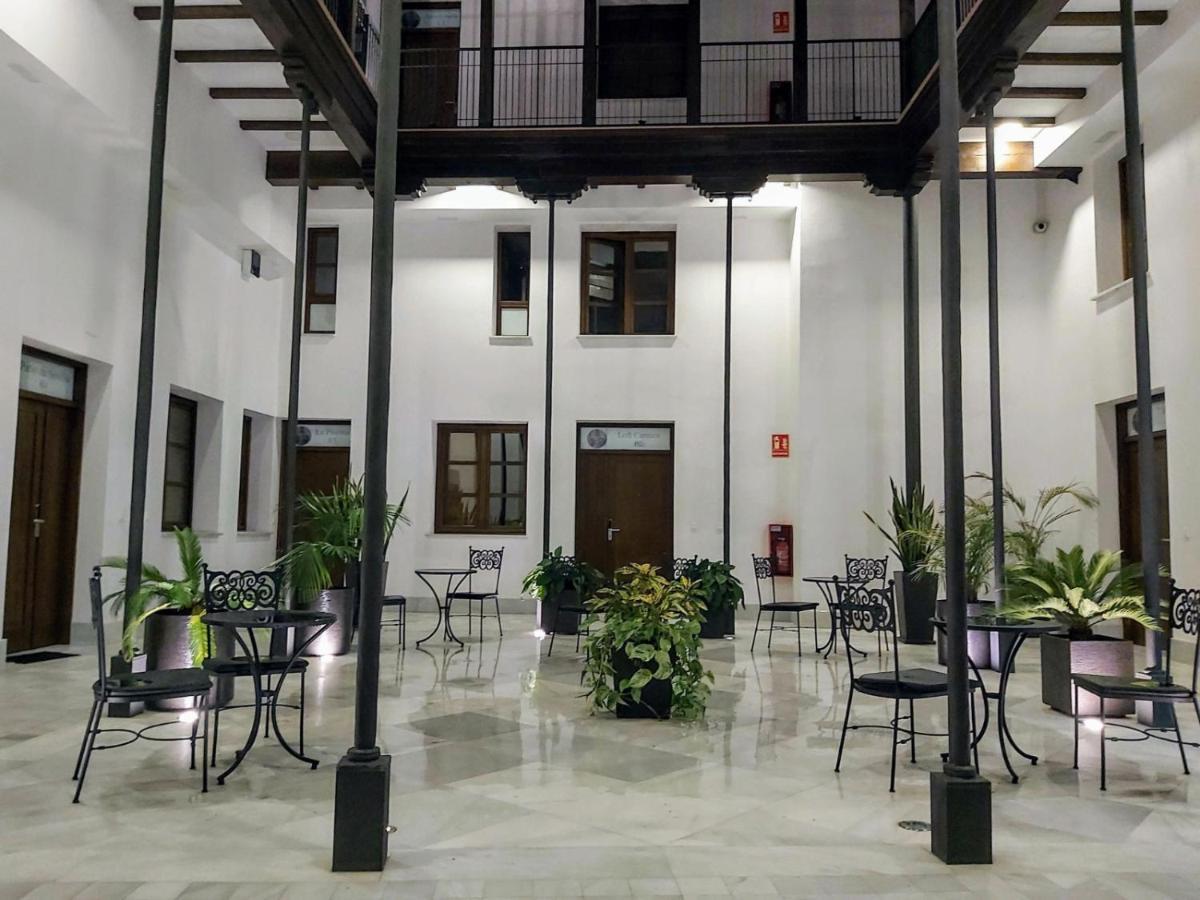 Palacio Del Siglo XVII Frente A Los Jardines De Murillo Sevilla Eksteriør billede
