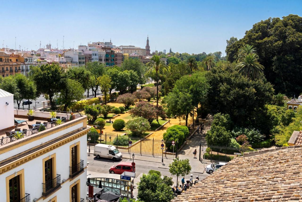 Palacio Del Siglo XVII Frente A Los Jardines De Murillo Sevilla Eksteriør billede